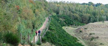 Koppel wandelt de NS-wandeling Valkenburg aan de Geul
