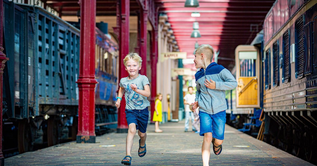 Ga met de trein naar het Spoorwegmuseum | NS